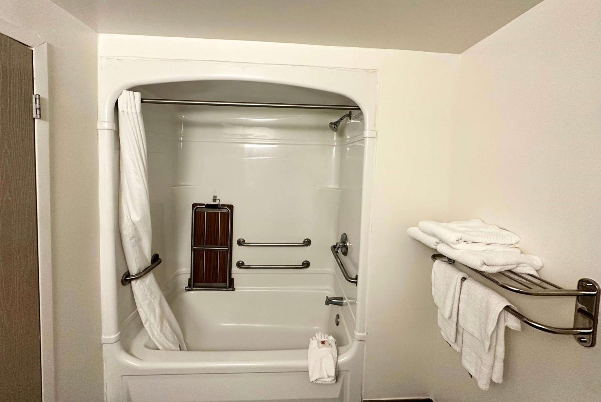 Ramada By Wyndham Lithia Springs Atlanta 호텔 외부 사진