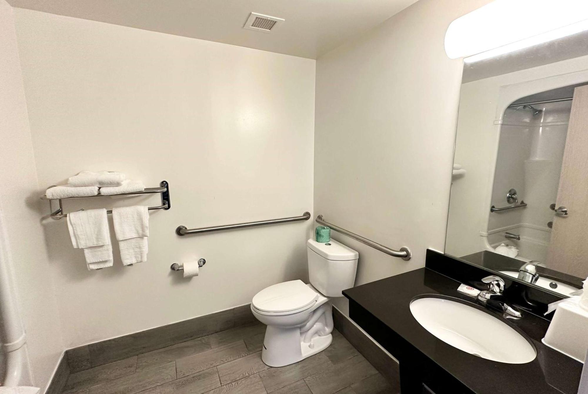 Ramada By Wyndham Lithia Springs Atlanta 호텔 외부 사진