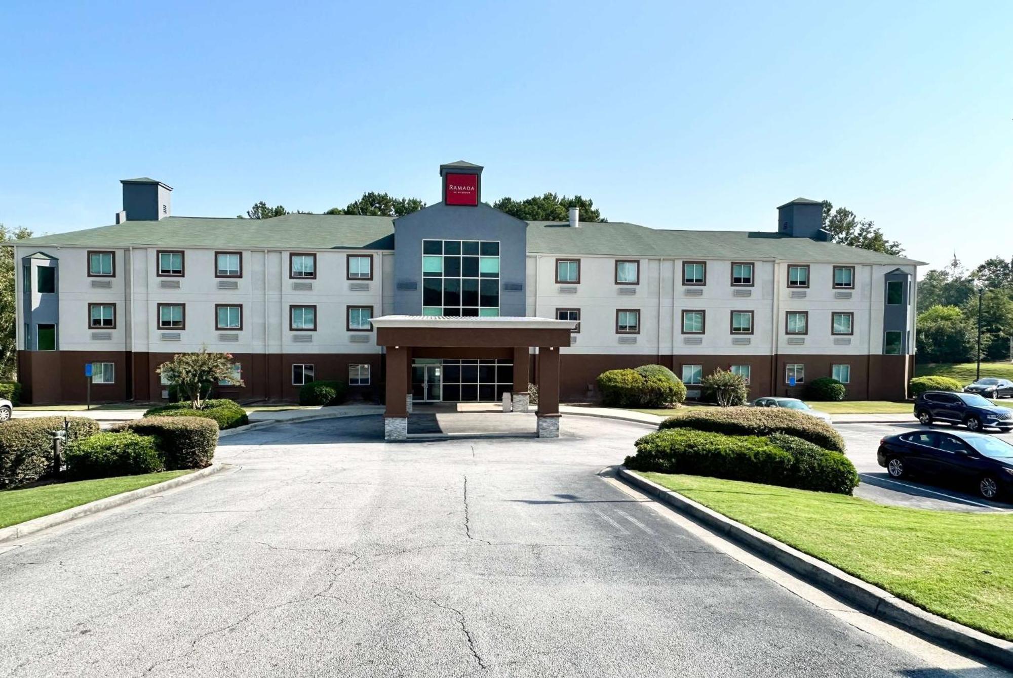 Ramada By Wyndham Lithia Springs Atlanta 호텔 외부 사진