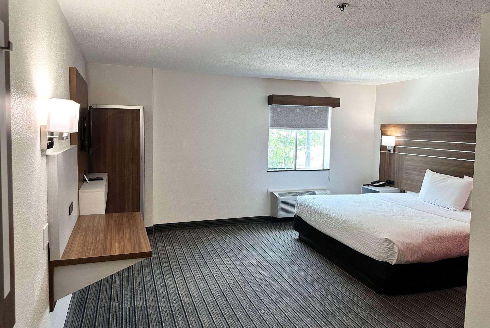 Ramada By Wyndham Lithia Springs Atlanta 호텔 외부 사진