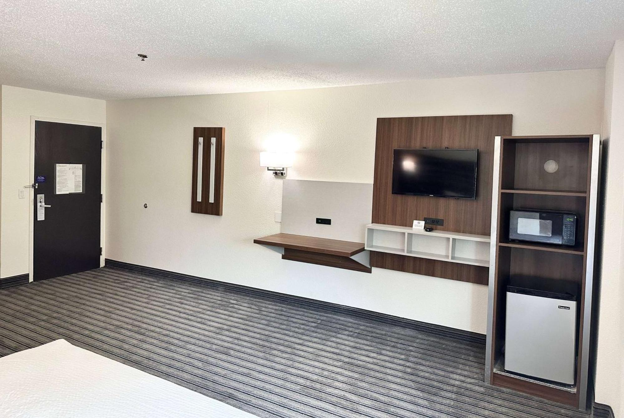 Ramada By Wyndham Lithia Springs Atlanta 호텔 외부 사진