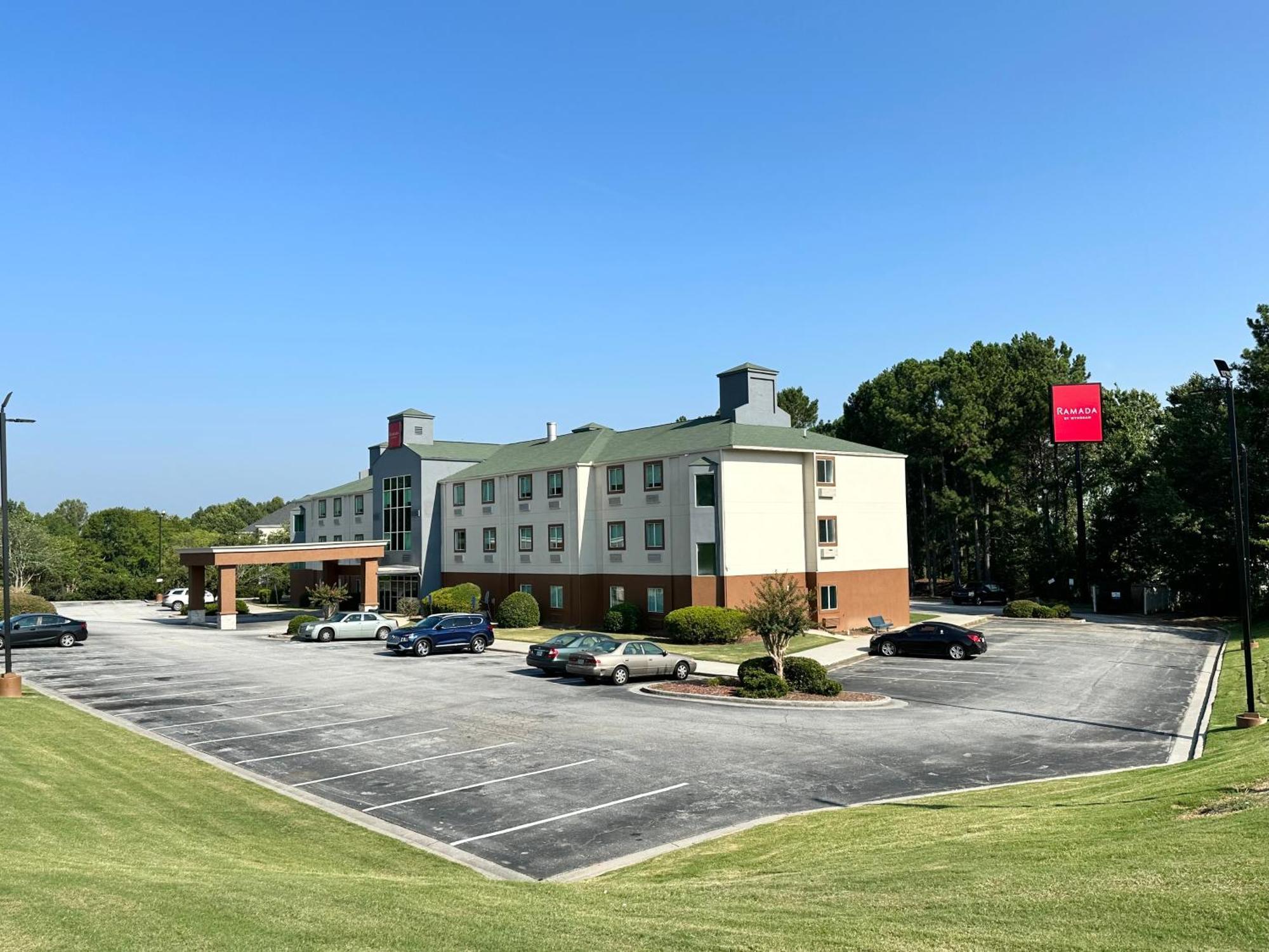 Ramada By Wyndham Lithia Springs Atlanta 호텔 외부 사진