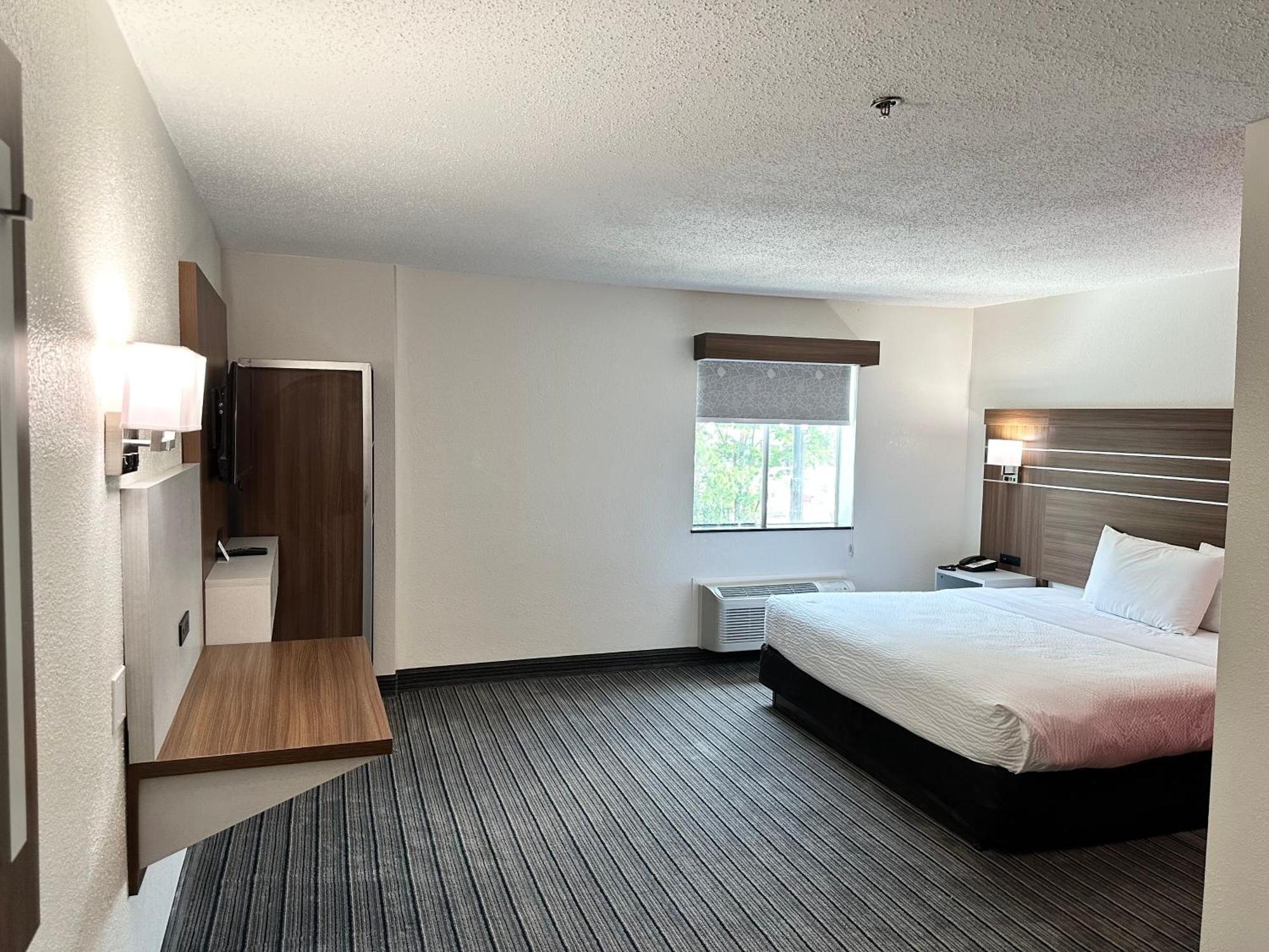 Ramada By Wyndham Lithia Springs Atlanta 호텔 외부 사진